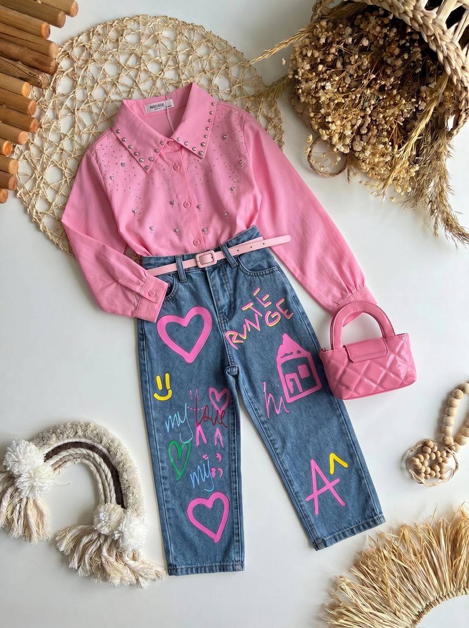 Conjunto Infantil Menina Camisa Strass Rosa e Calça Jeans Graffiti com Cinto