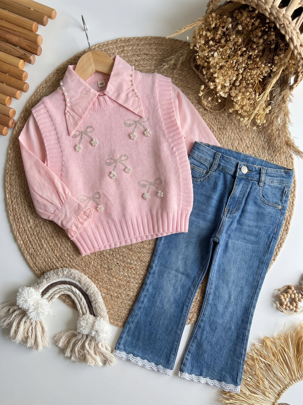 Conjunto Infantil Deluxe Rosa - Colete Tricô, Camisa e Calça Jeans Wide Leg